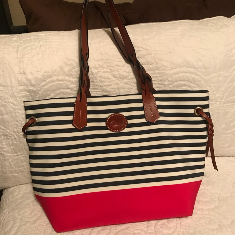 Dooney & Bourke Purse